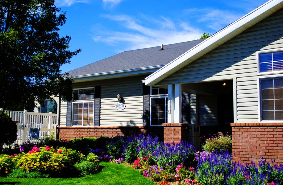 A House With a Flower Garden