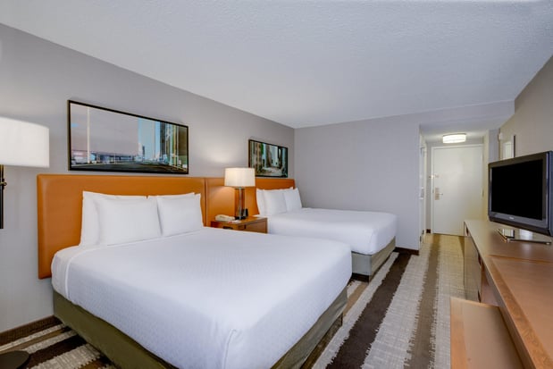 Images Crowne Plaza Dulles Airport by IHG