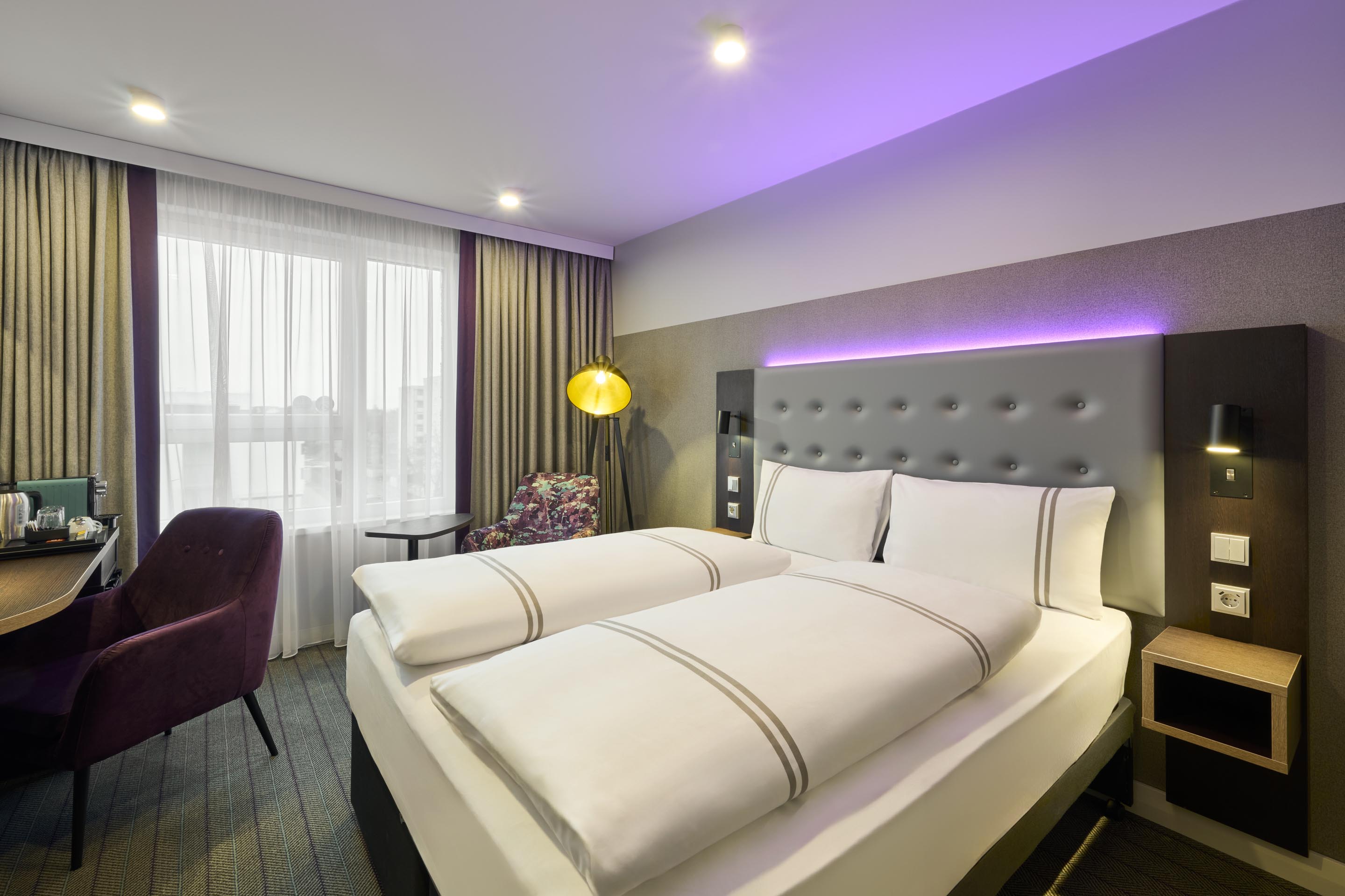 Premier Inn Stuttgart Zuffenhausen Hotel, Strohgäustraße 11 in Stuttgart