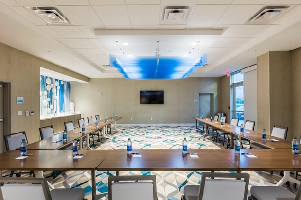 Images Holiday Inn Express & Suites Orlando at Seaworld by IHG