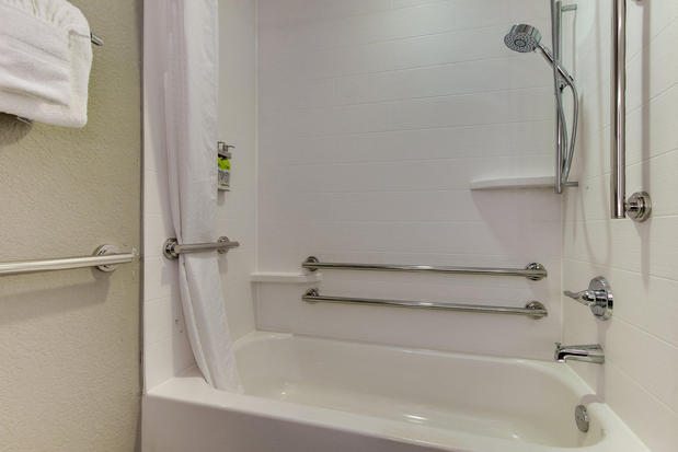 Images Holiday Inn Express West Palm Beach Metrocentre by IHG