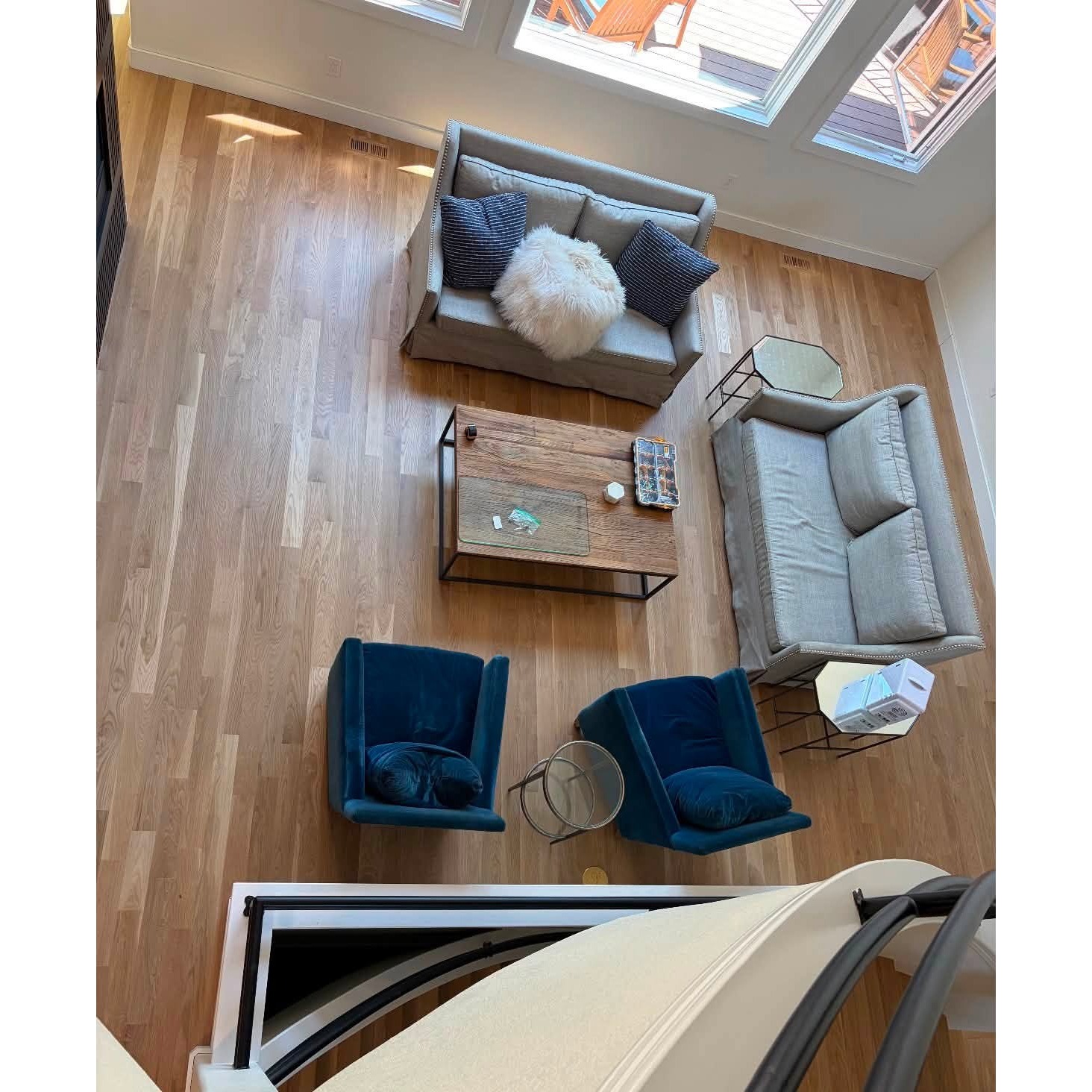Living Room florring install - On Top Flooring LLC