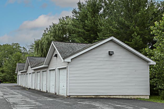 Shaker Run Apartment Building Parking