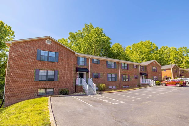 Images Lindsey Manor Apartments