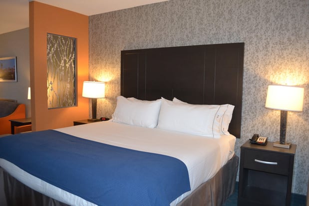 Images Holiday Inn Express & Suites Knoxville West - Papermill Dr by IHG