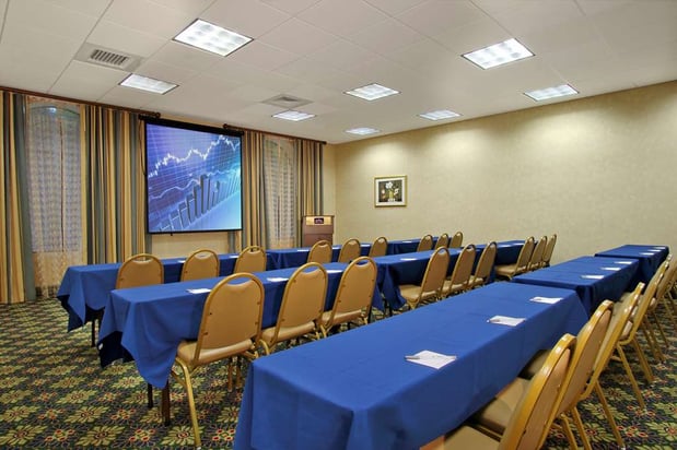 Images Hampton Inn & Suites Rockville Centre