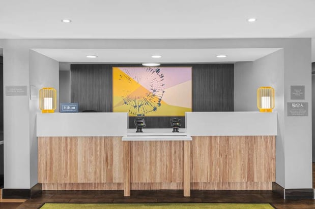 Images Spark by Hilton Bakersfield Central