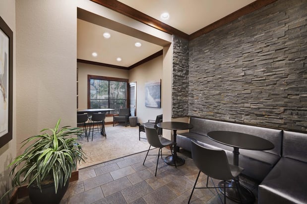 Images Camden Amber Oaks Apartments
