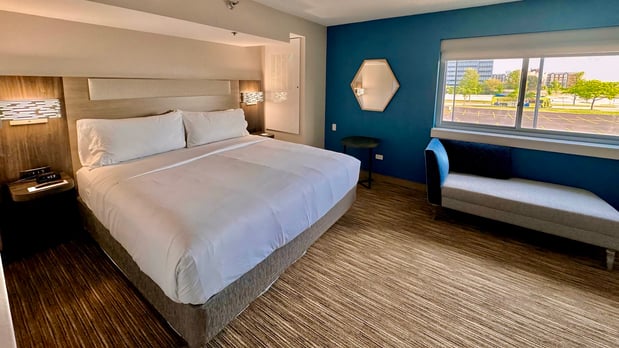 Images Holiday Inn Express Chicago-Downers Grove by IHG