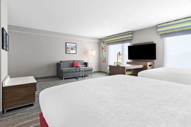 Images Hampton Inn & Suites  Chicago Medical District UIC