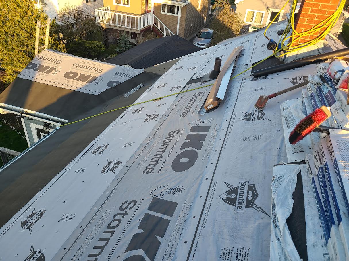 Images R&R ROOFING & RENOVATIONS LTD