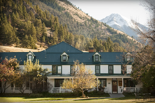 Chico Hot Springs Resort & Day Spa Image