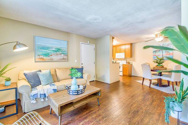 Images Tuscany Hills Apartments