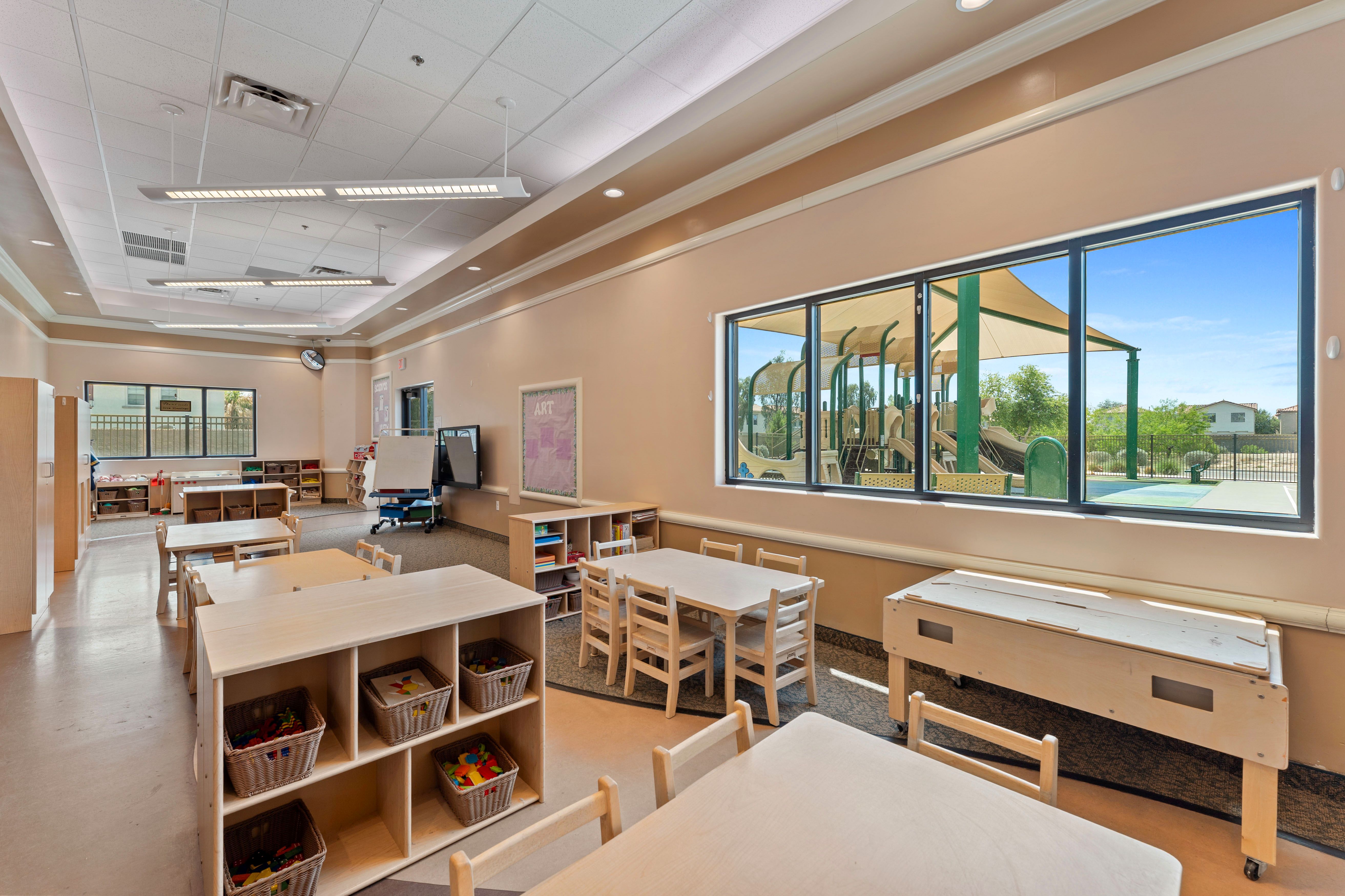 Cre`me de la Cre`me School of Gilbert Image