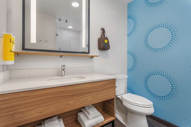 Images Tru by Hilton Janesville