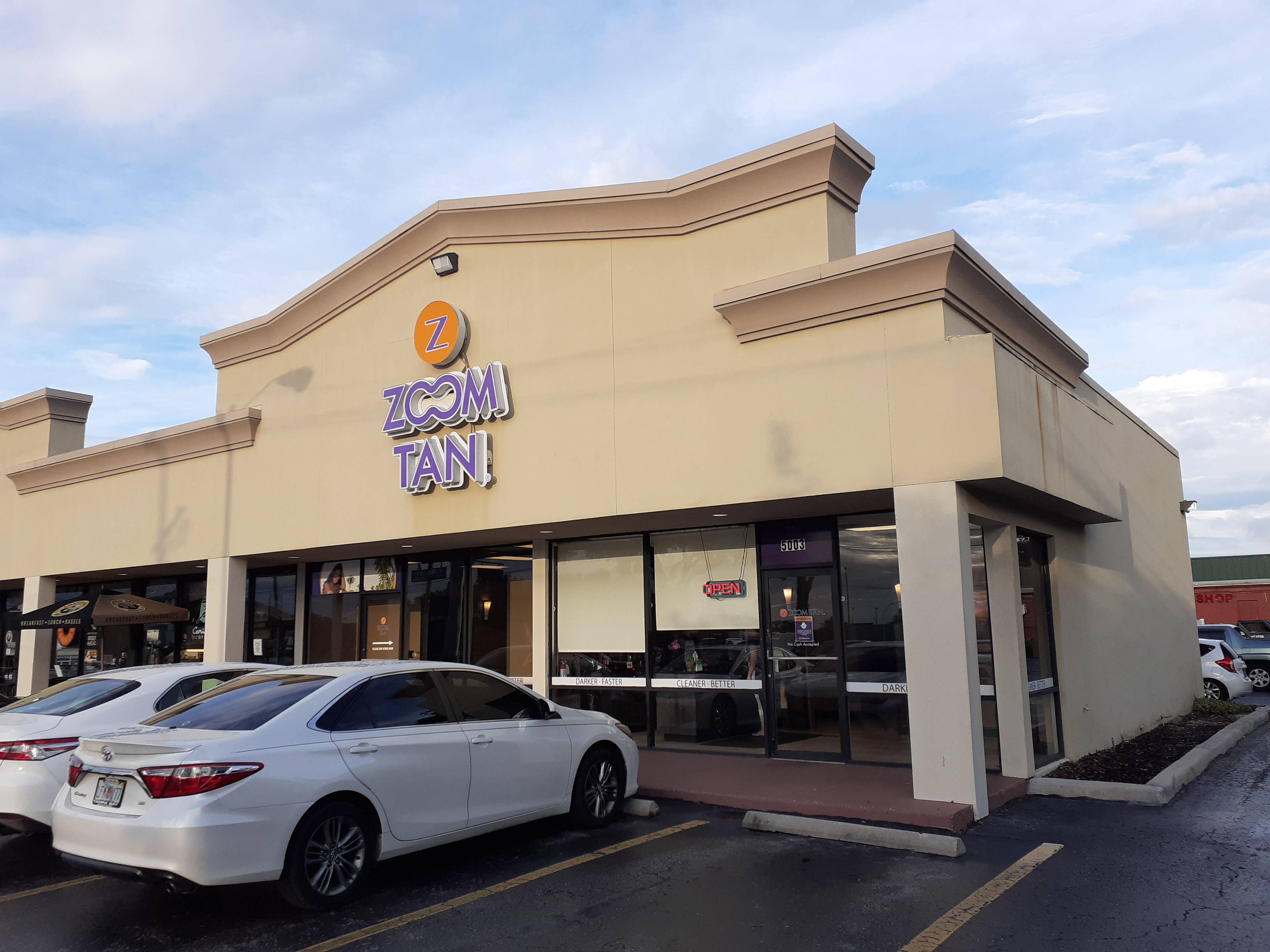 Zoom Tan salon storefront in Tampa, FL