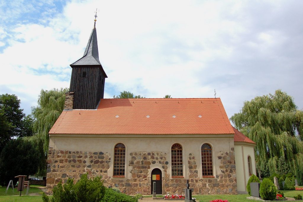 Kirche Zöllmersdorf - Ev. Kirchengemeinde Langengrassau, Zöllmerdorfer Dorftraße 19 p in Luckau