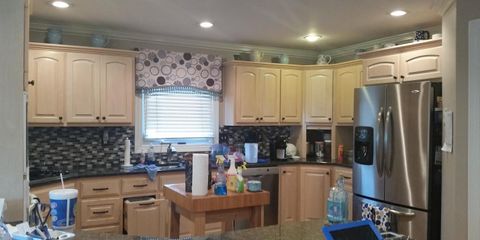 Why You Should Consider Kitchen Cabinet Refinishing to Upgrade Your Kitchen