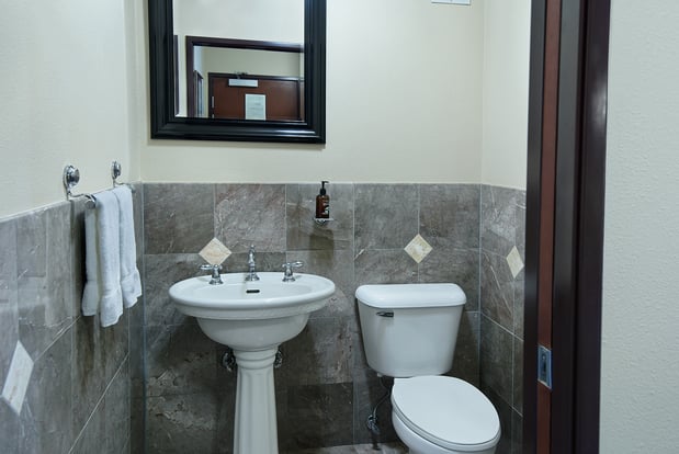 Images Oxford Suites Yakima