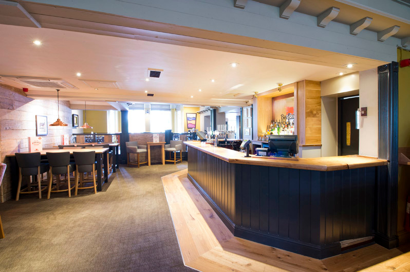 Beefeater restaurant interior Premier Inn Manchester Airport (Heald Green) hotel Stockport 03333 211304