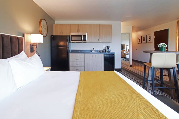Images Oxford Suites Spokane Valley