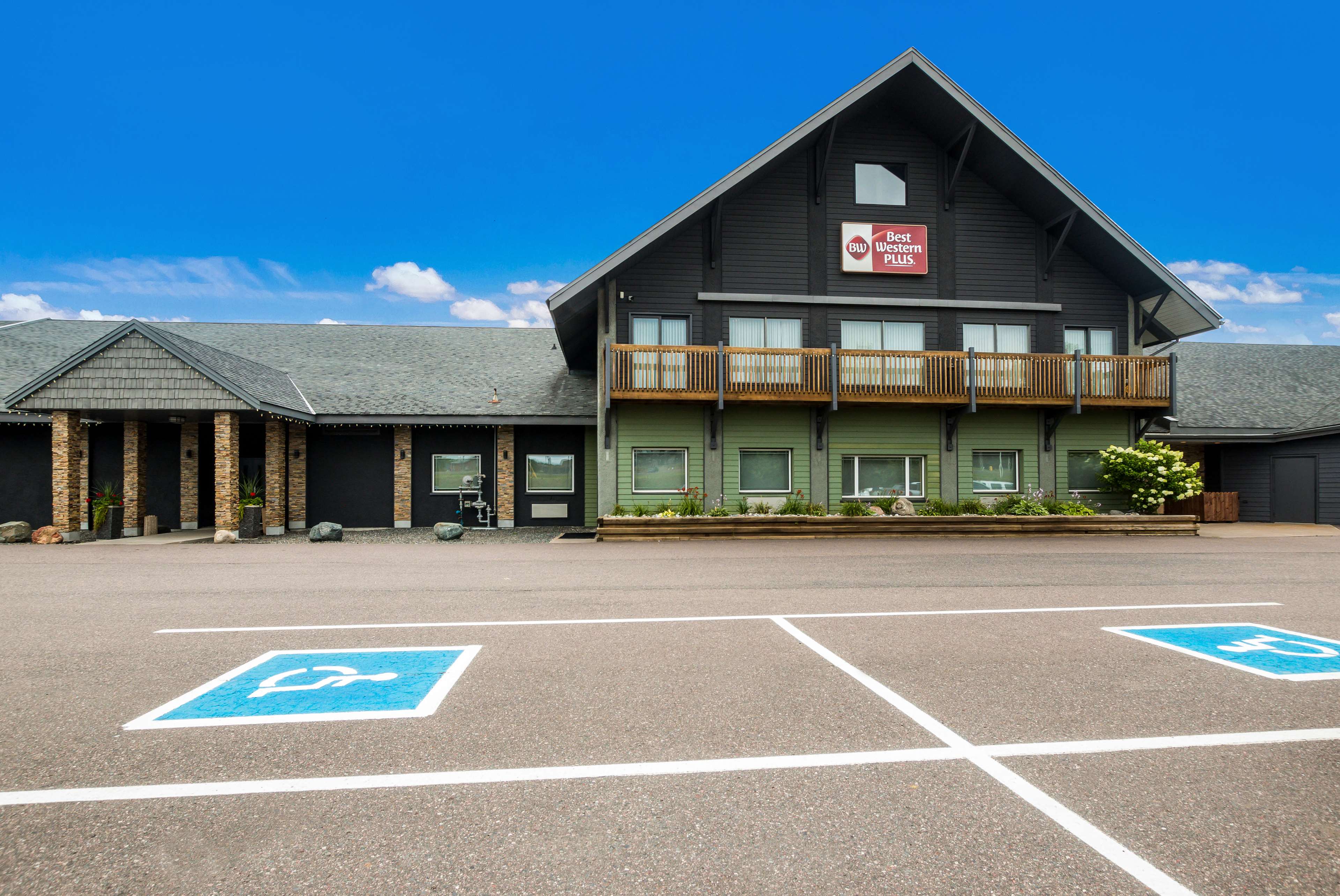 Exterior Best Western Plus Norwester Hotel & Conference Centre Thunder Bay (807)473-9123