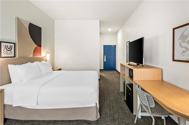 Images Spark by Hilton Duluth