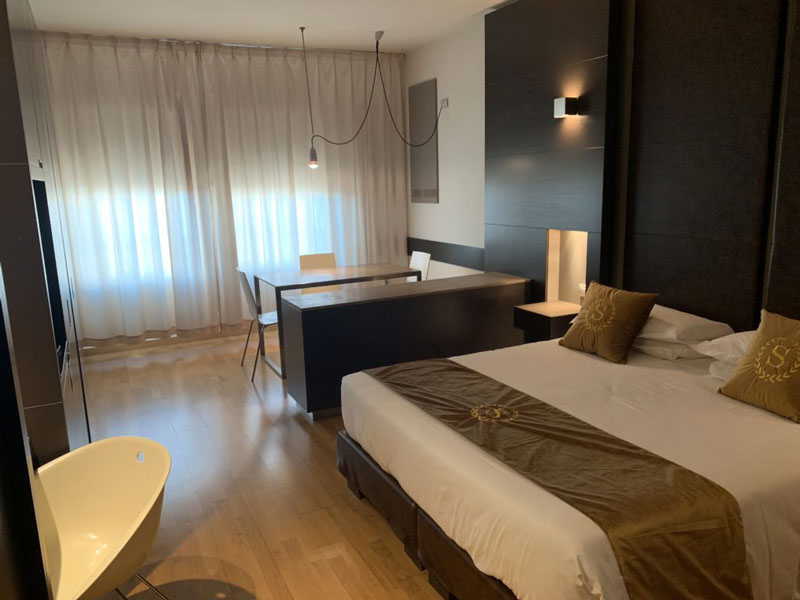 Images Wall Art Apartment Hotel