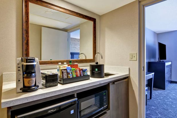Images Embassy Suites by Hilton Minneapolis Airport
