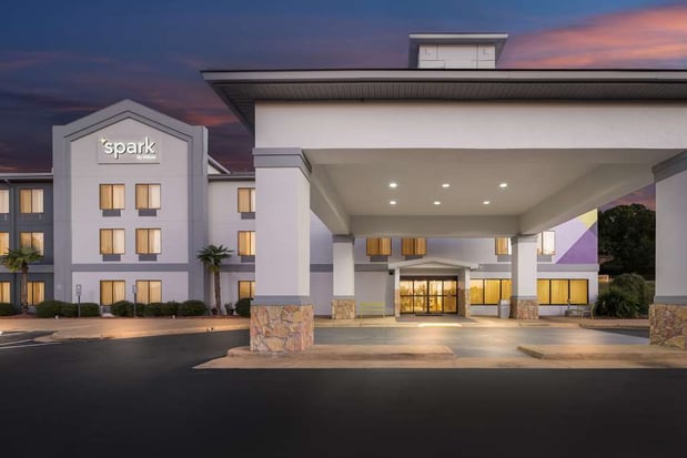 Images Spark by Hilton Tuscaloosa University