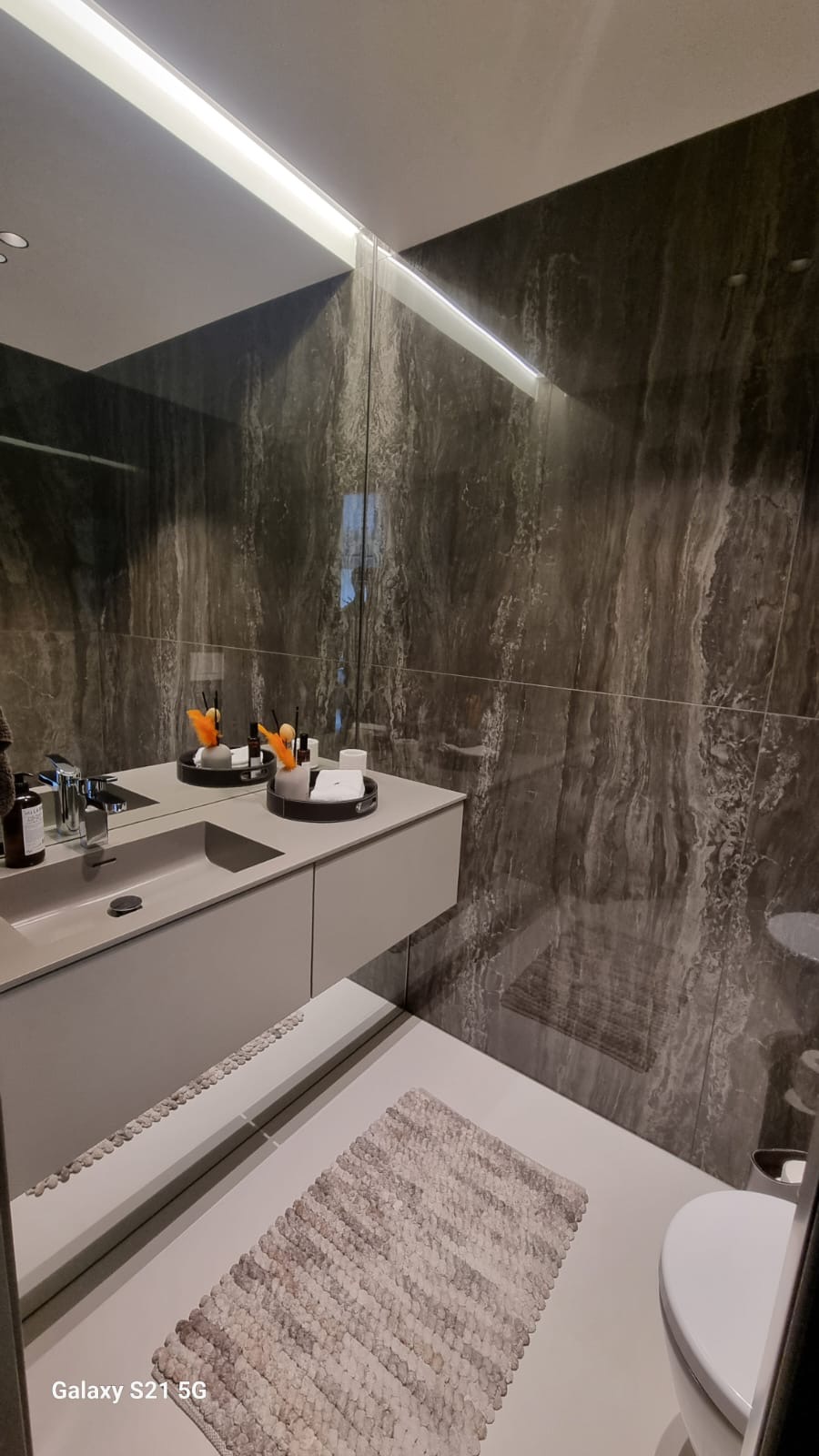 Images Kivipiste Showroom Laattamyymälä