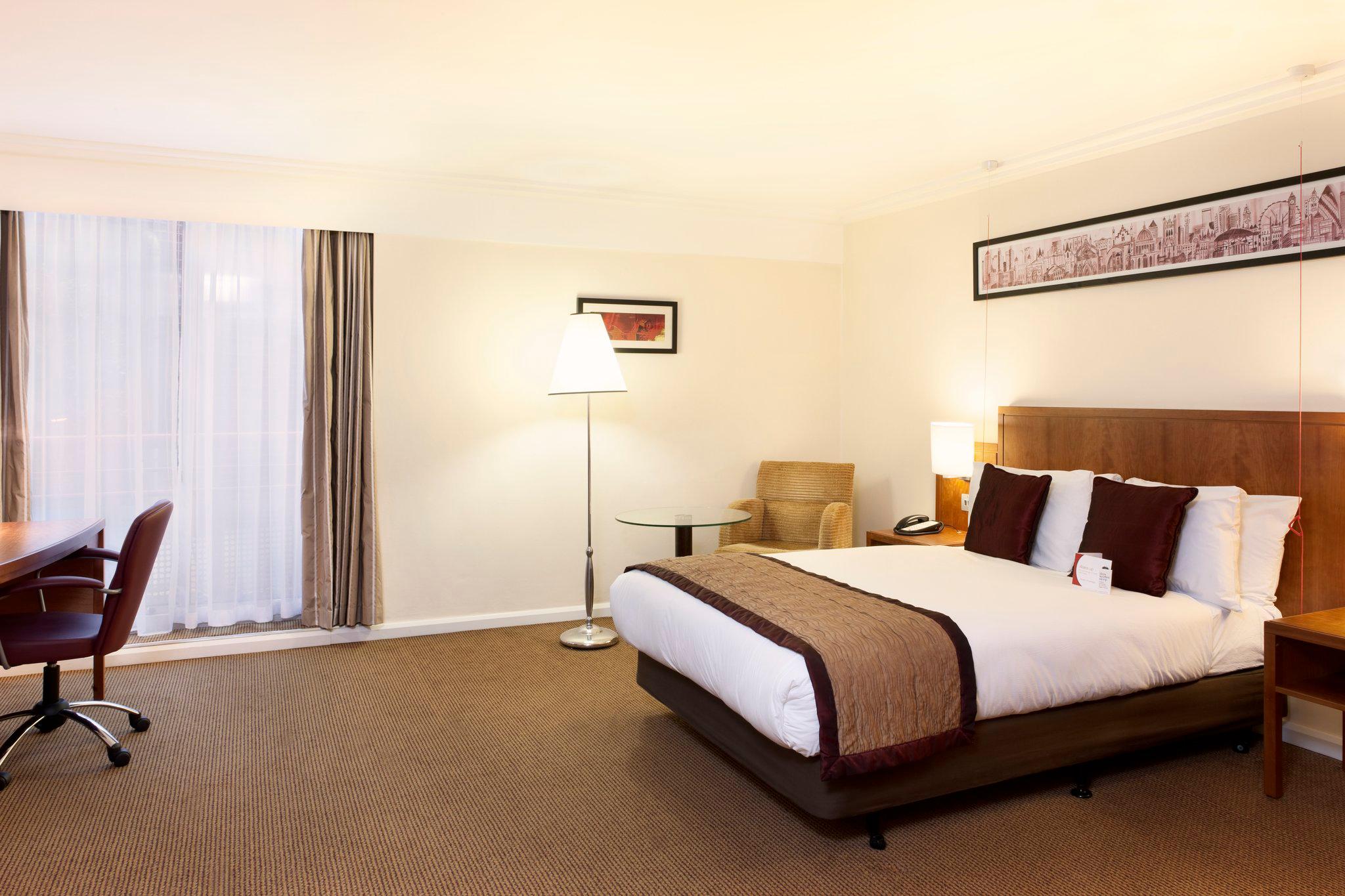 Images Crowne Plaza London - Heathrow, an IHG Hotel