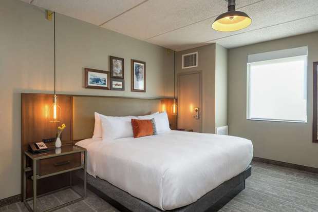 Images Hotel Saranac, Curio Collection by Hilton