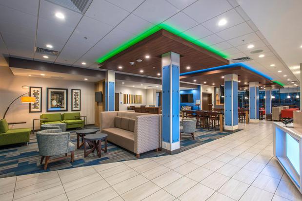 Images Holiday Inn Express & Suites Phoenix North - Happy Valley by IHG