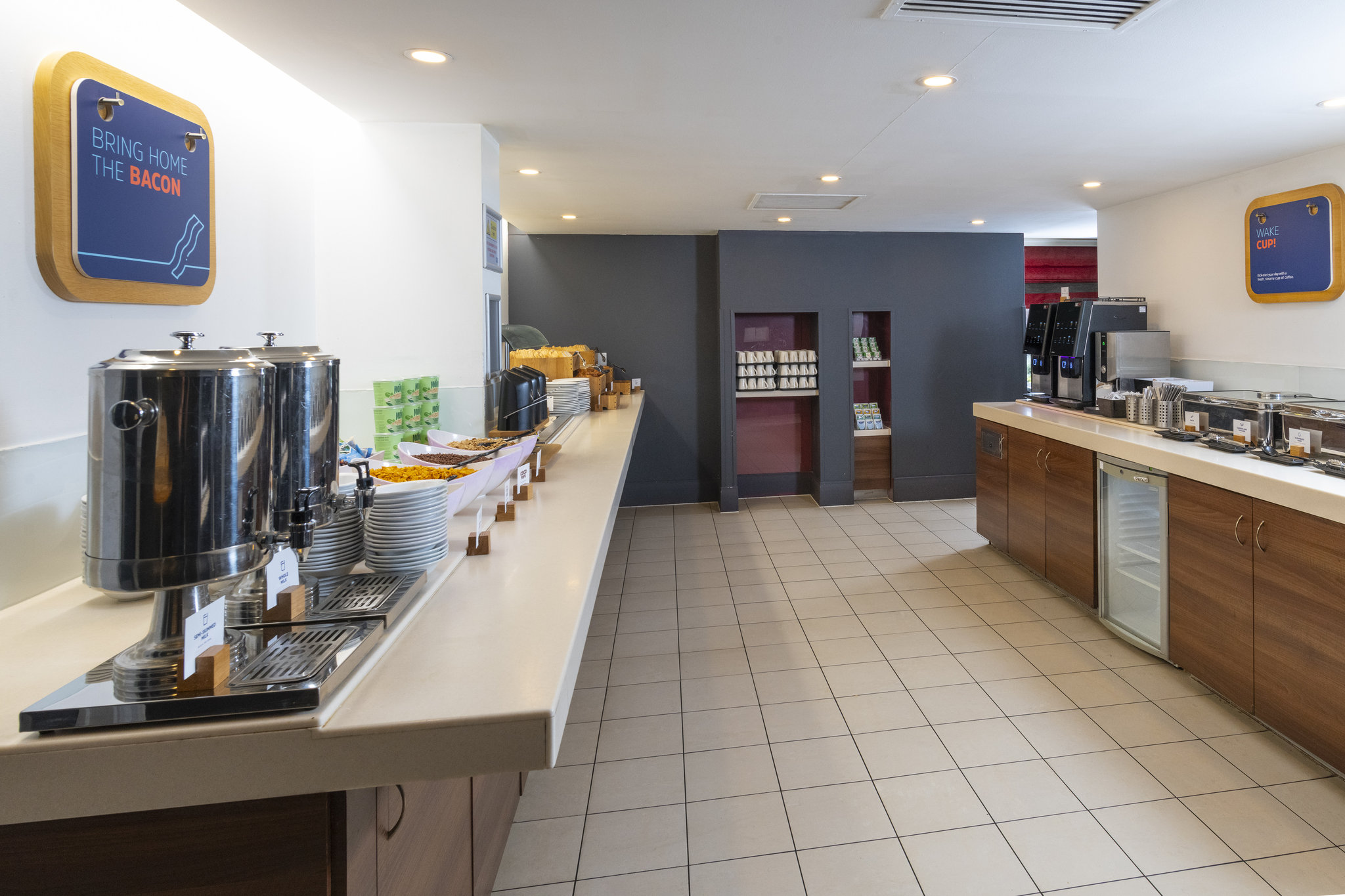 Images Holiday Inn Express Milton Keynes by IHG