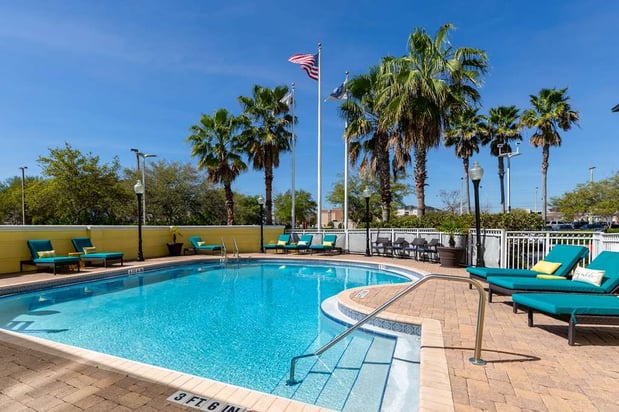 Images Hampton Inn & Suites Jacksonville Deerwood Park