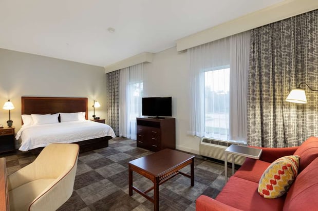 Images Hampton Inn & Suites Baton Rouge - I-10 East