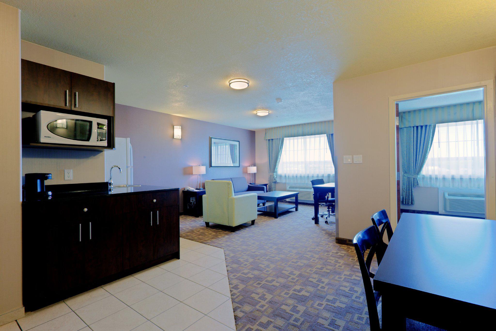 Images Holiday Inn Express & Suites Dawson Creek, an IHG Hotel