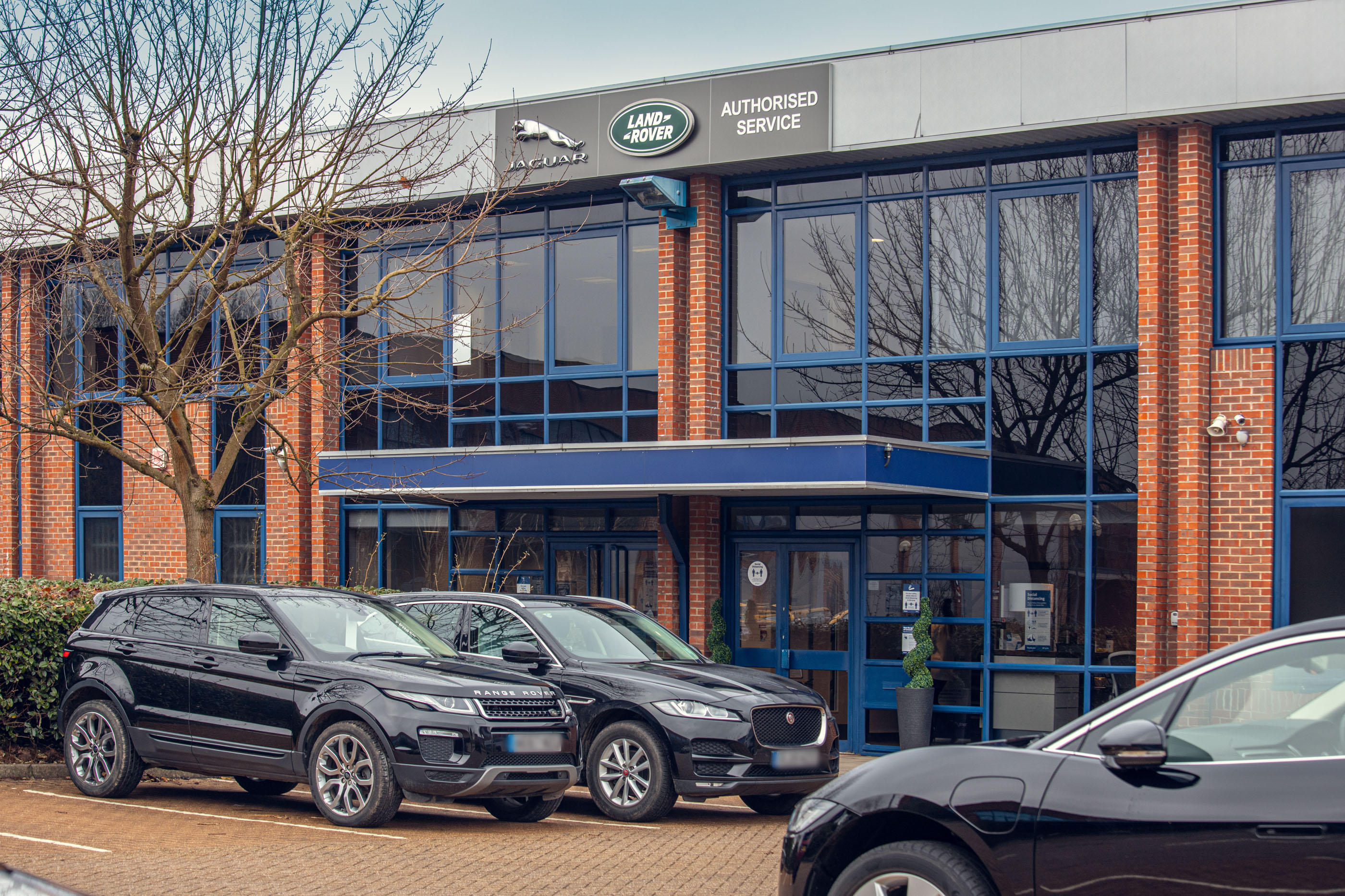 Sytner Land Rover Ascot Service Bracknell 01344 631700