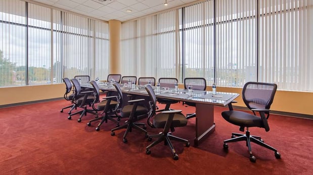 Images Best Western Plus Hotel & Conference Center