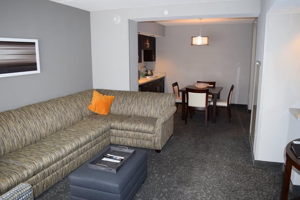 Images Holiday Inn & Suites East Peoria by IHG