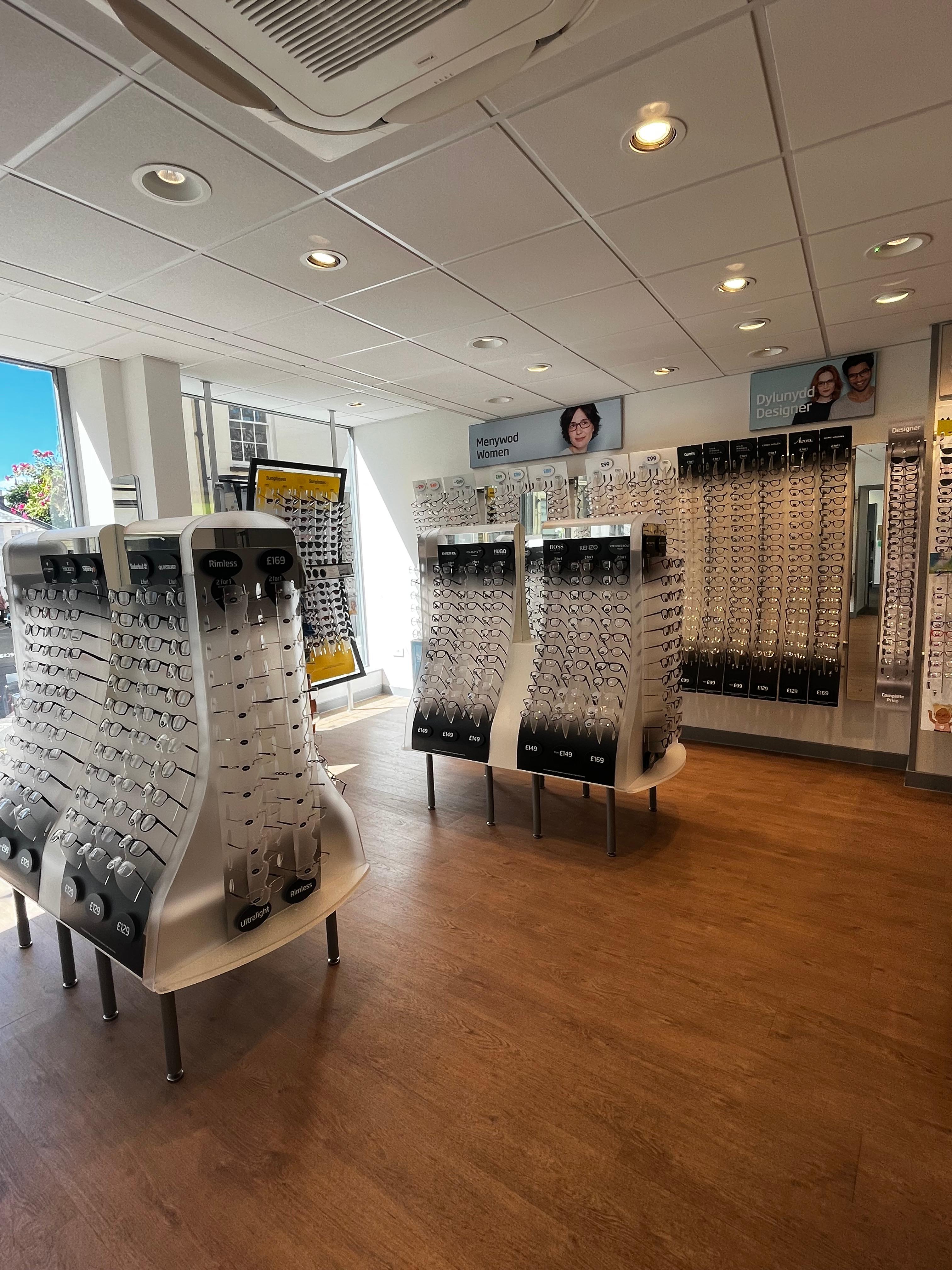 Images Specsavers Opticians and Audiologists - Brecon