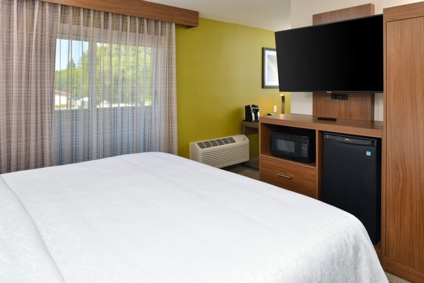Images Holiday Inn Express Santa Rosa North by IHG