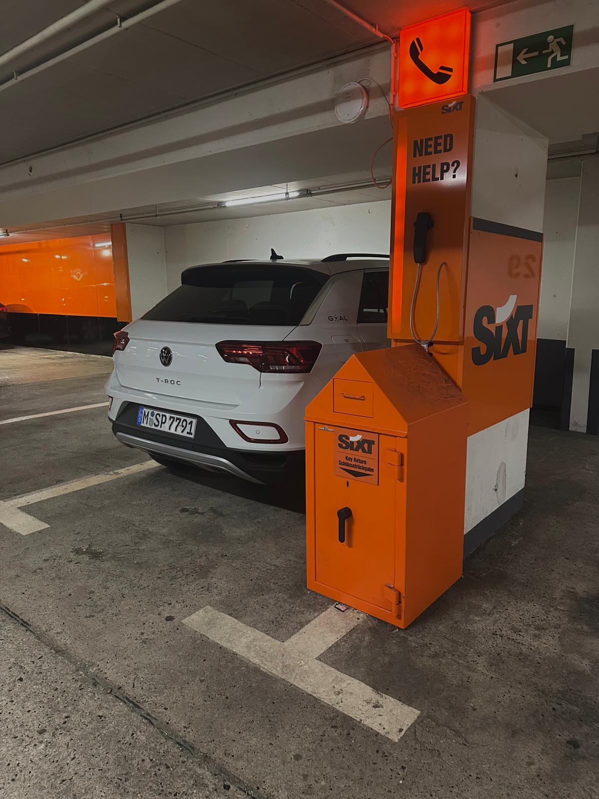 SIXT Autovermietung Hamburg Hauptbahnhof, Glockengießerwall 8 im Hbf in Hamburg