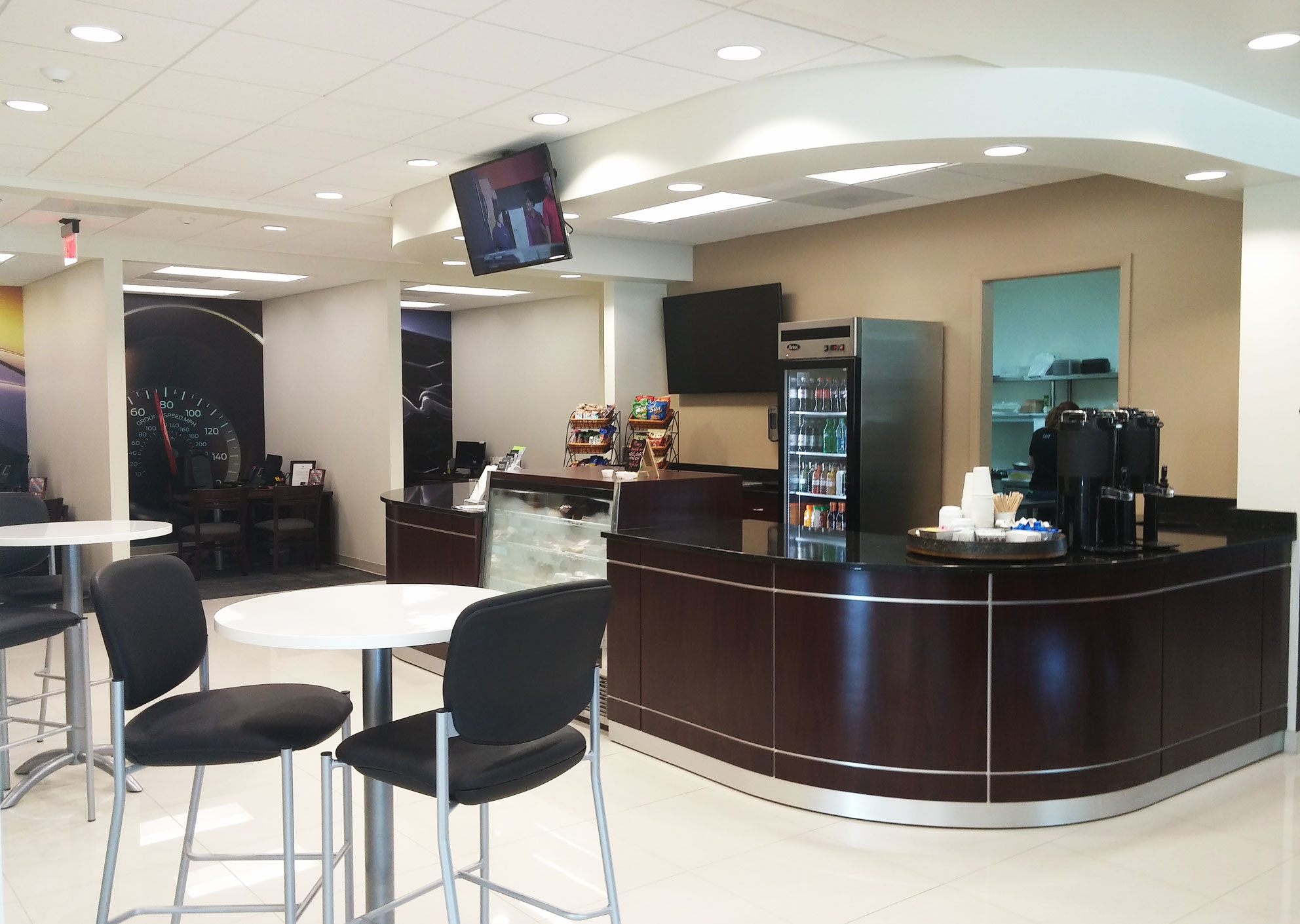 Looking for a snack, light meal or sweet treat while you're at Lakeland Automall? FRESCOS Cafe is your perfect spot! Open from early in the morning until later in the evening, the all new FRESCOS Cafe is the perfect spot to recharge while you're at Lakeland Automall.