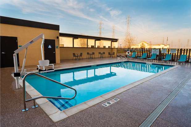 Images Home2 Suites by Hilton Bakersfield