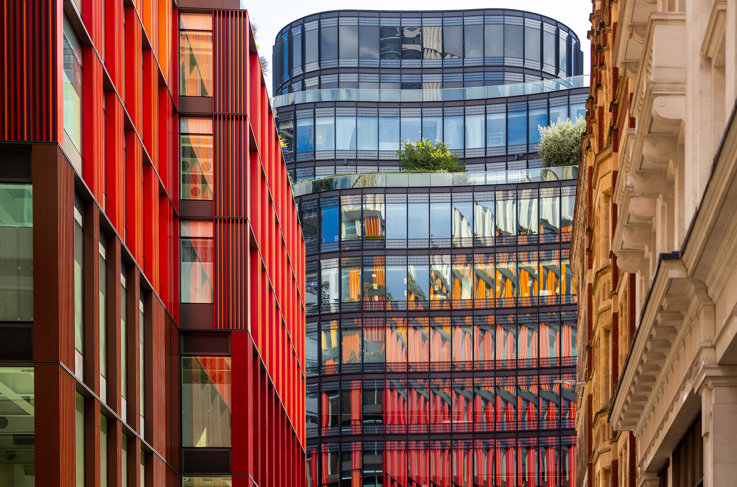 Exterior shot of One Broadgate and 100 Liverpool Street