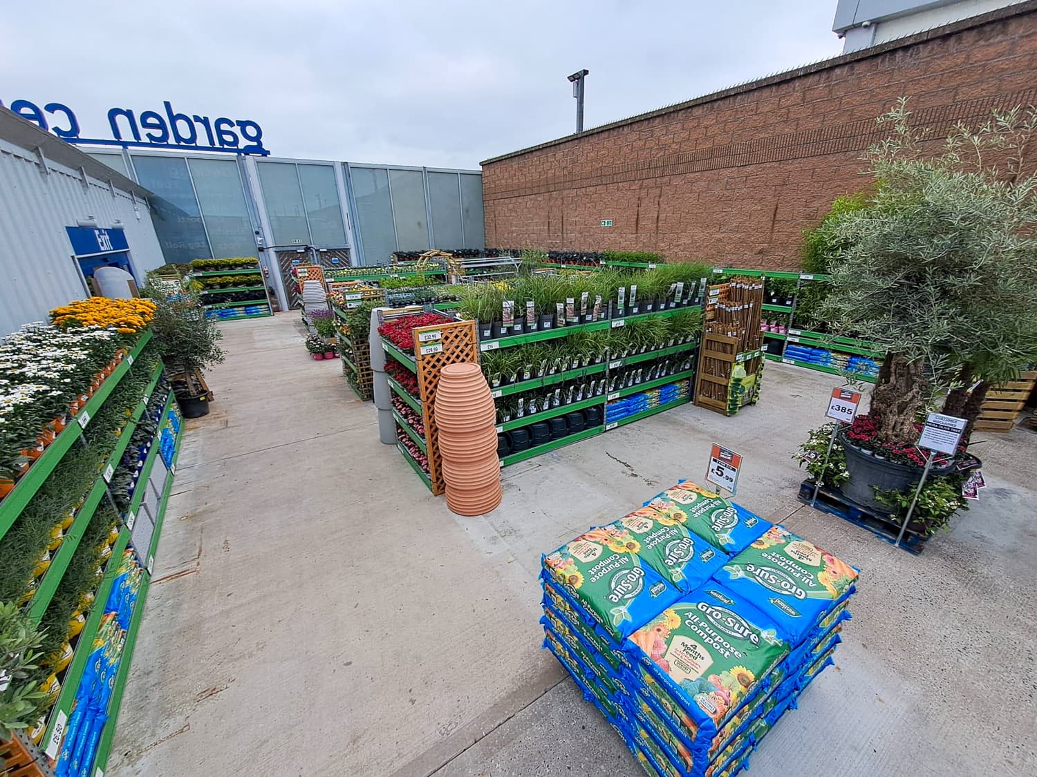 Images B&M Home Store with Garden Centre