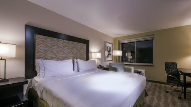 Images Holiday Inn Express & Suites Colorado Springs Central by IHG