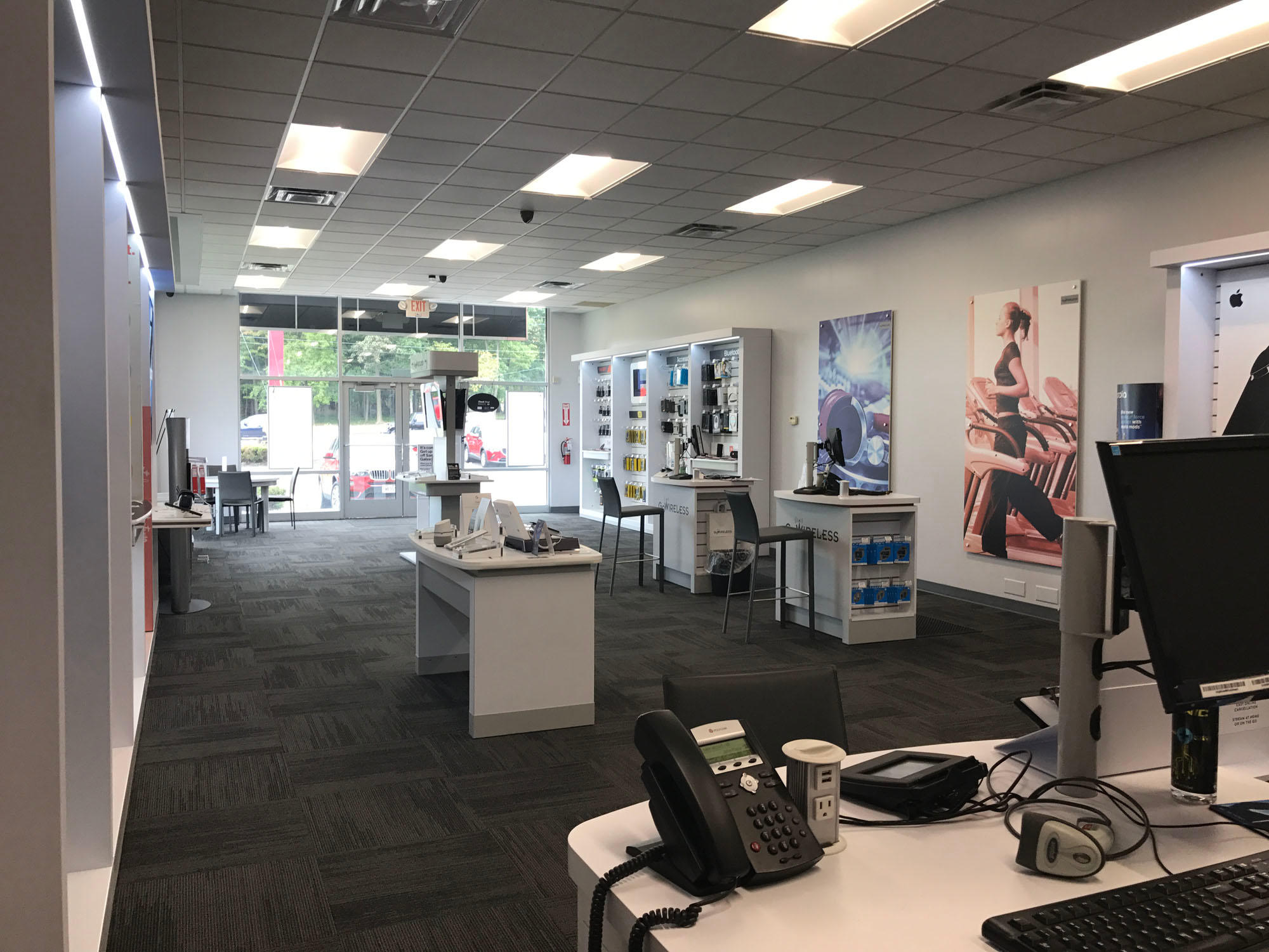 Verizon Authorized Retailer – GoWireless Photo